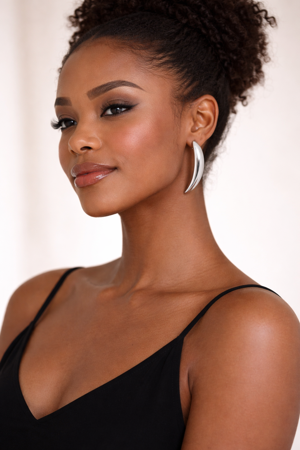 The Simone Curve Earrings